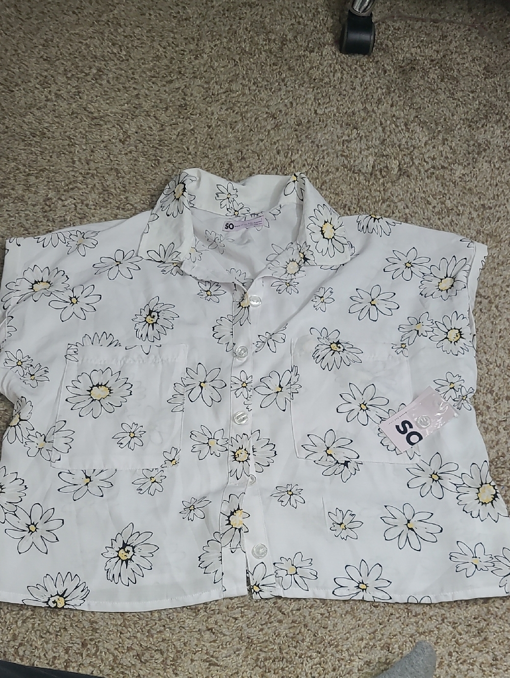 SO White Daisy-Print Button Front Crop Top